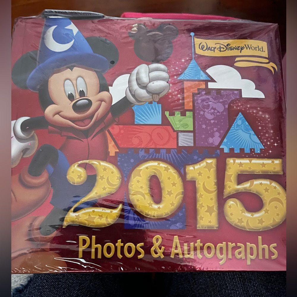 Walt Disney World 2015 Autograph and Photograph Book with Pen